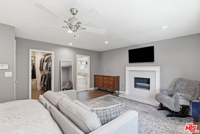 Building Photo - 5516 Bluebell Ave