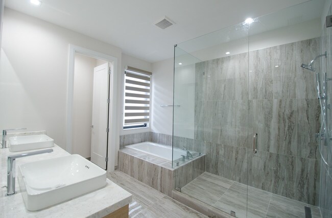 Building Photo - 8436 N W 51st Terrace