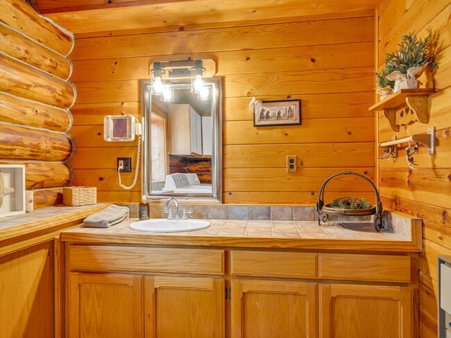 Building Photo - 23672 CA-108