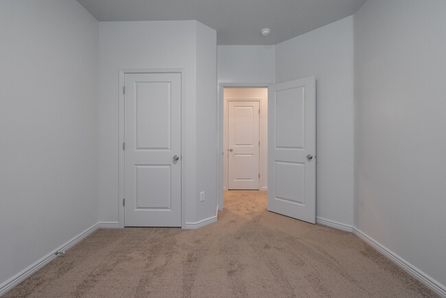 Building Photo - Beautiful Little Valley - 4 Bed 2 Bath home