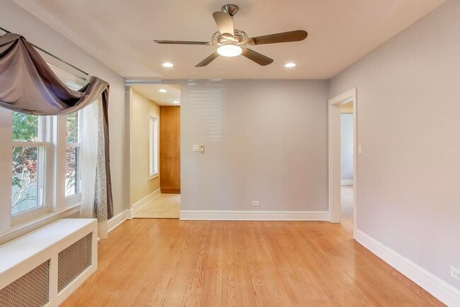 Building Photo - 1020 Harvard Terrace