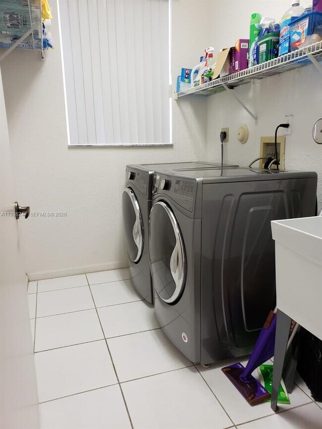 Building Photo - 1582 NW 182nd Way