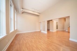 Building Photo - Peregrine 224