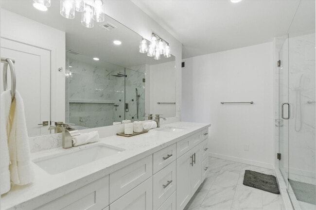 Building Photo - 4308 N Parkway Ave