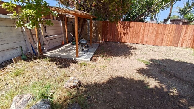 Building Photo - Newly Remodeled 4 Bed 3 Bath in Chula Vist...