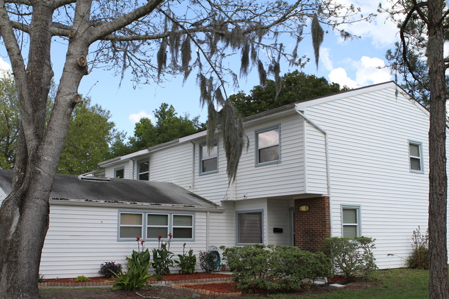 Building Photo - Mayport Ribault Bay Village