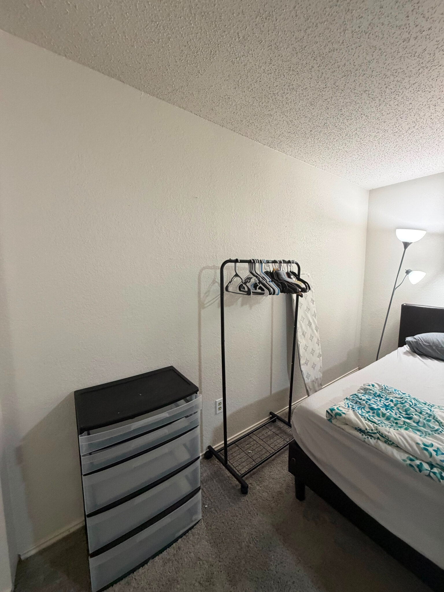Building Photo - Room in House on Bandera St