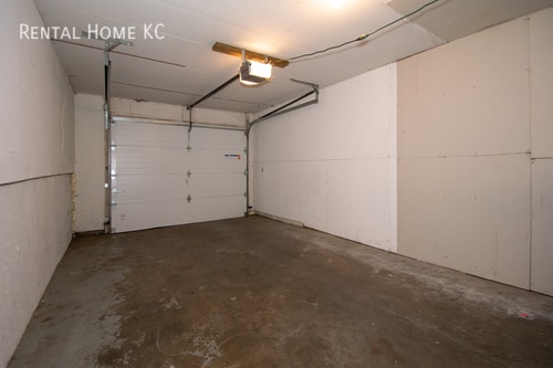Building Photo - 1515 E Leona-