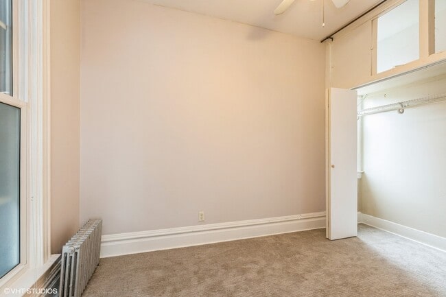 Building Photo - 3722 N Bosworth Ave