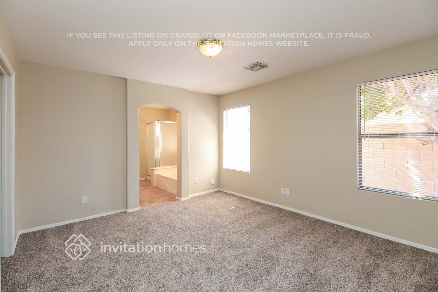 Building Photo - 11105 E Catalina Ave