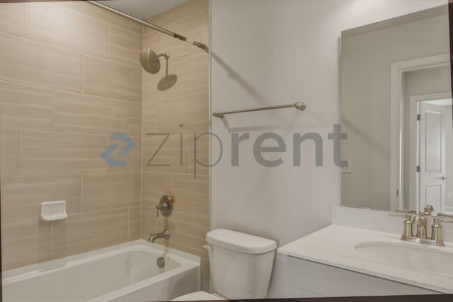 Building Photo - 1015 Badlands St