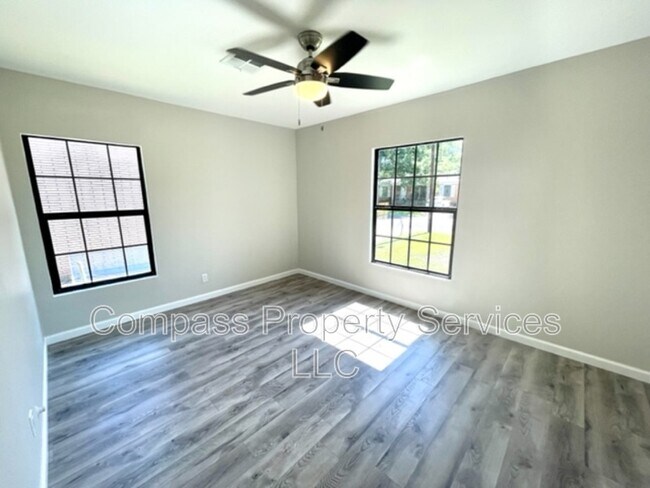 Building Photo - 2321 Glendale Dr