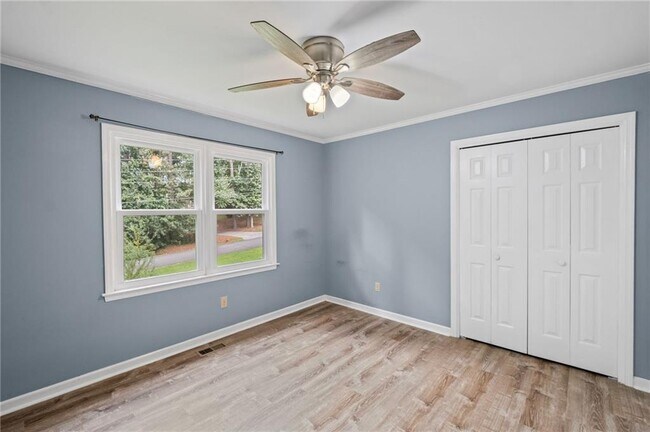 Building Photo - 3535 Stonewall Dr NW