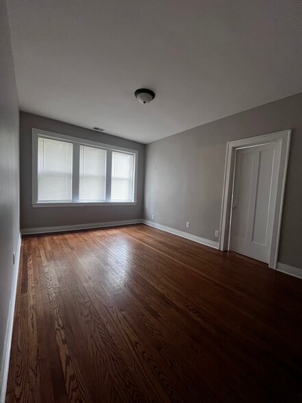 Building Photo - 1150 N Springfield Ave