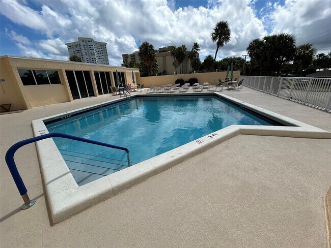 Building Photo - 1200 Hibiscus Ave