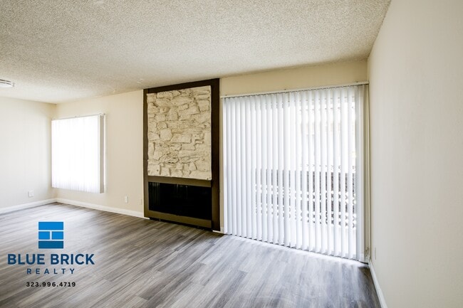 Building Photo - 451 S Harvard Blvd