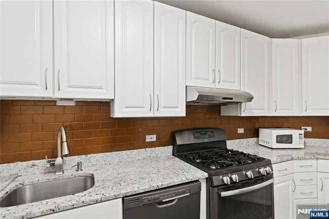 Building Photo - 7004 JFK Blvd E