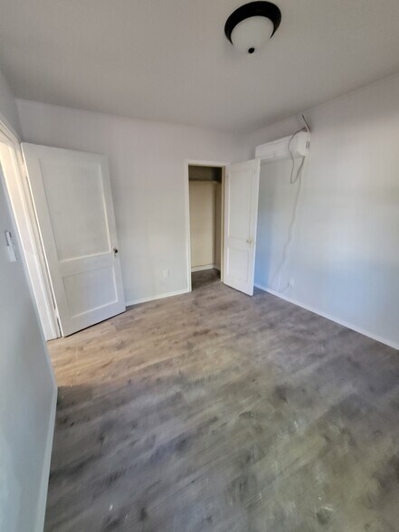 Building Photo - 515 W 7th Ave