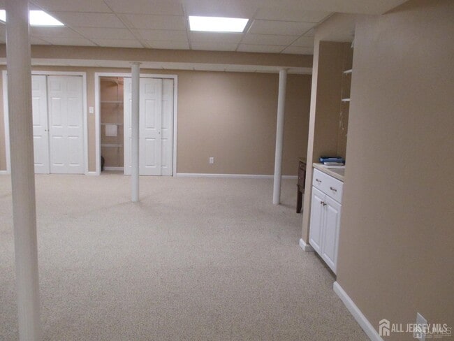 Building Photo - 103 Tived Ln E