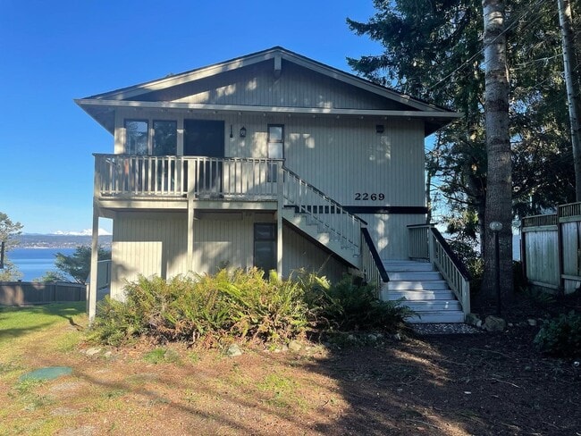 Building Photo - Comfortable View Home in Greenbank!