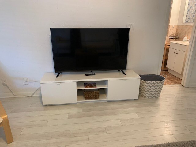 Building Photo - 2426 SE 17th St