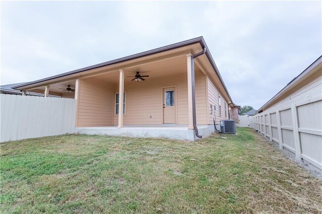 Building Photo - 421 Jack Rabbit Ln