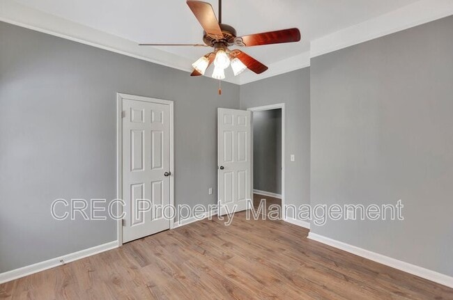 Building Photo - 204 S Hampton St