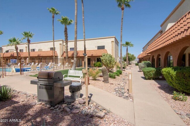 Building Photo - 16510 E Palisades Blvd