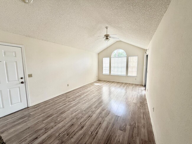 Building Photo - 1031 S Hiawassee Rd