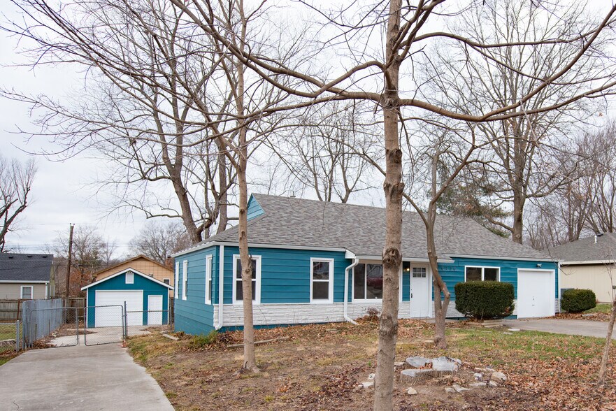 Building Photo - 6738 Sterling Ave