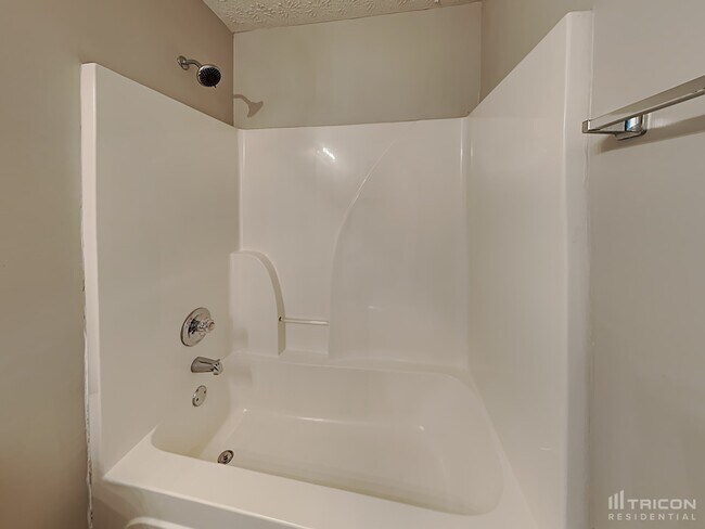 Building Photo - 4411 Gladewood Run