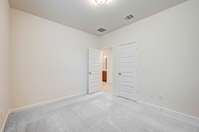 Building Photo - 18822 Fulvetta Haven Way
