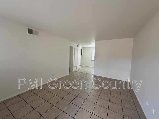 Building Photo - 1418 S 73rd E Ave