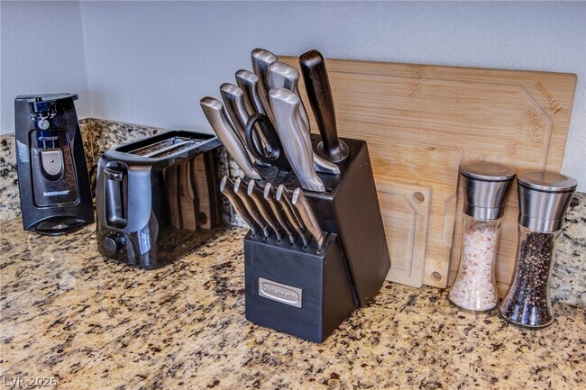 Building Photo - 29 Blue Sunrise Ave