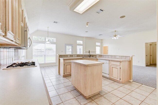 Building Photo - 16206 Waiting Spring Cir