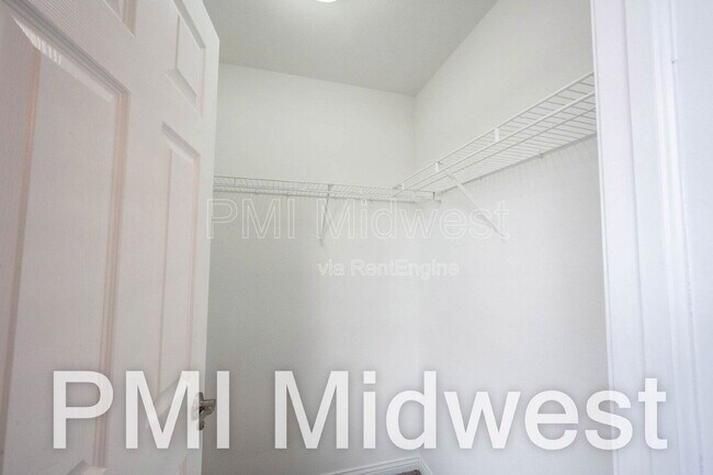 Building Photo - 18058 Cristin Way