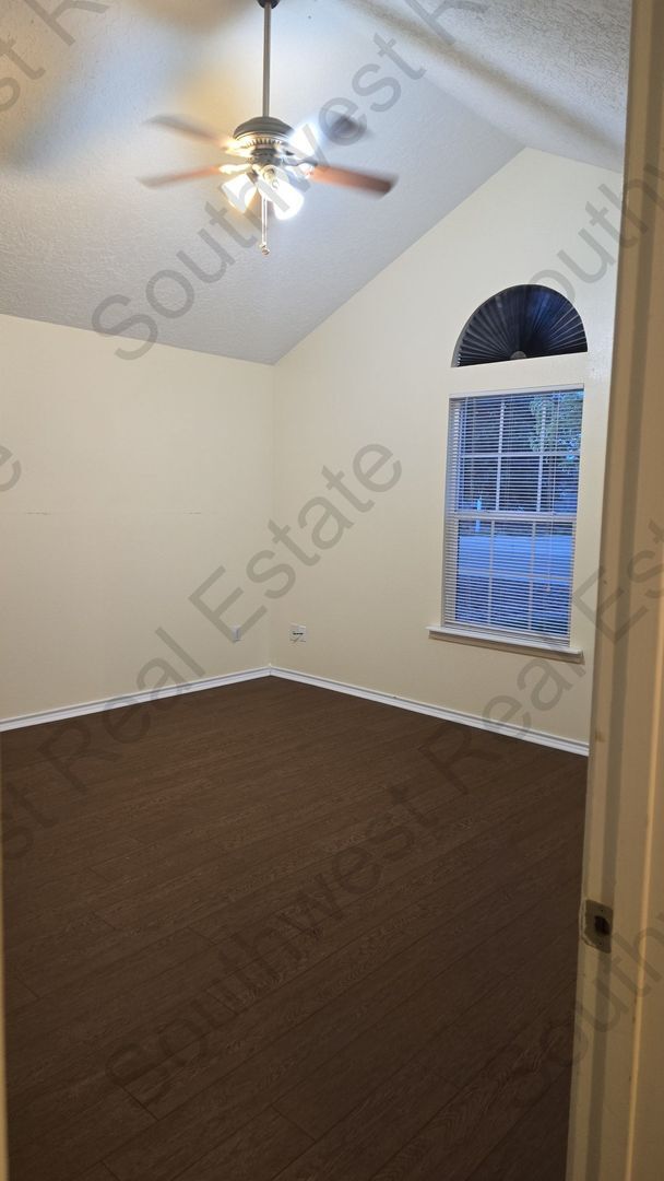 Building Photo - 4624 Sandstone Dr