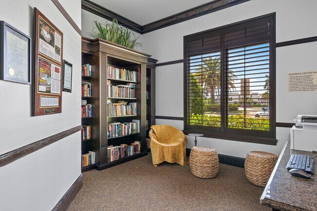 Building Photo - ANNUAL RENTAL - FULLY FURNISHED 1 BED / 1 ...