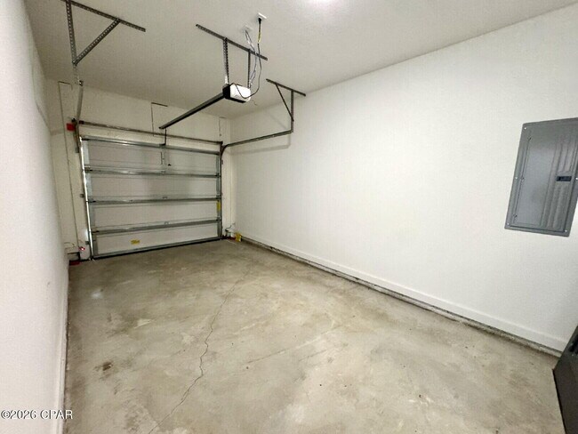 Building Photo - 5889 Tyndall Pl