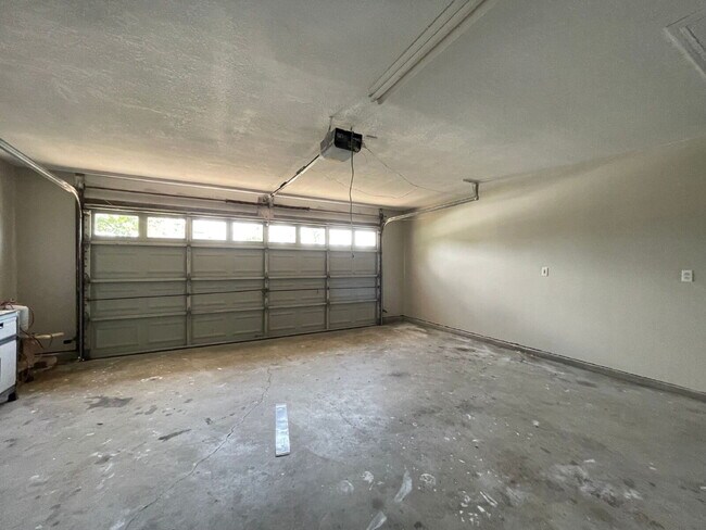 Building Photo - "Charming 3-Bed Oasis with 2 Baths in Prime Panama City Beach Location – 1,423 Sq. Ft. of Serene ...