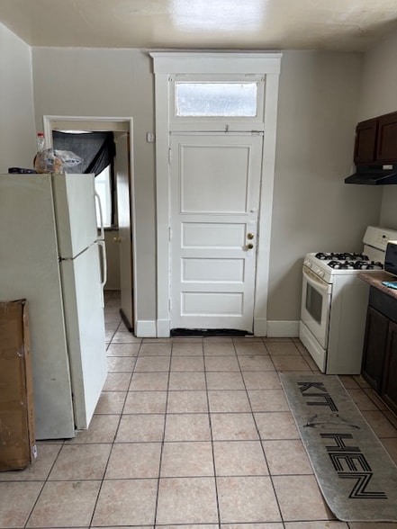 Building Photo - 821 Blair Ave