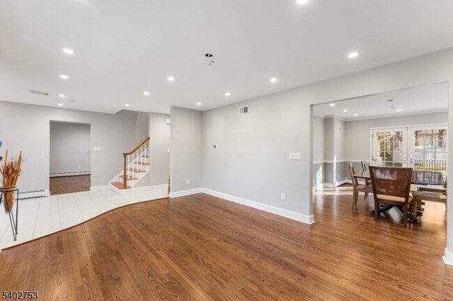 Building Photo - 850 Valley Rd