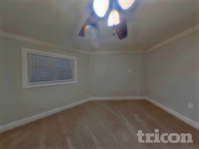 Building Photo - 304 Robert St