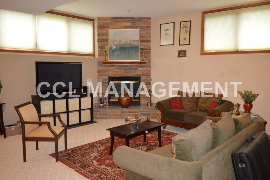 Building Photo - 9217 Bear Claw Way