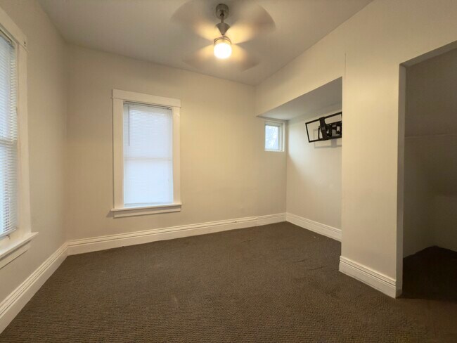 Building Photo - 1200 Ada St