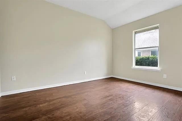 Building Photo - 827 Cornell Ln
