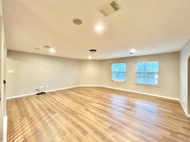 Building Photo - 22918 Breton Point Dr