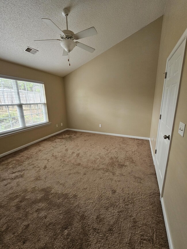 Building Photo - 105 Tuscany Ct