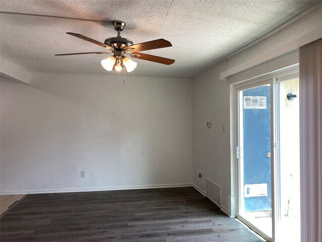 Building Photo - 5002 Blue Spruce Cir