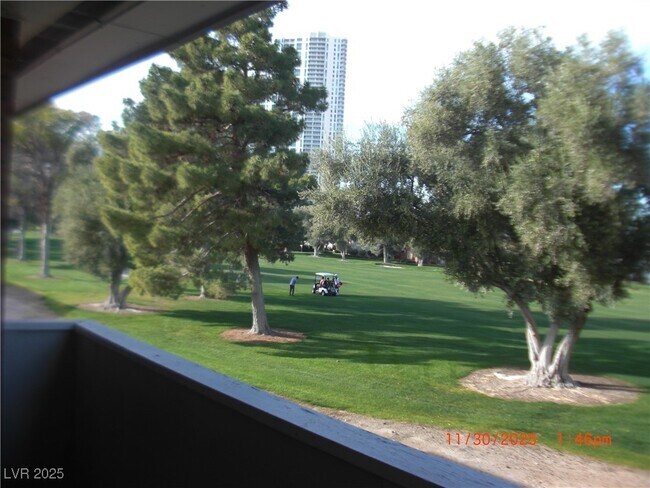 Building Photo - 698 Oakmont Ave